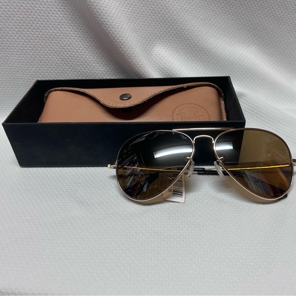 Ray-Ban Other - Ray-Ban Aviator sunglasses